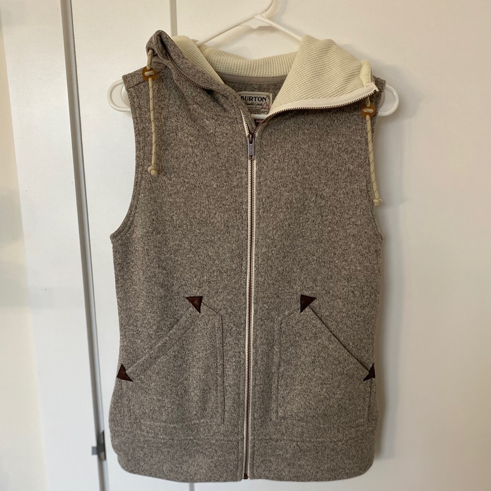 EUC Burton vest XS